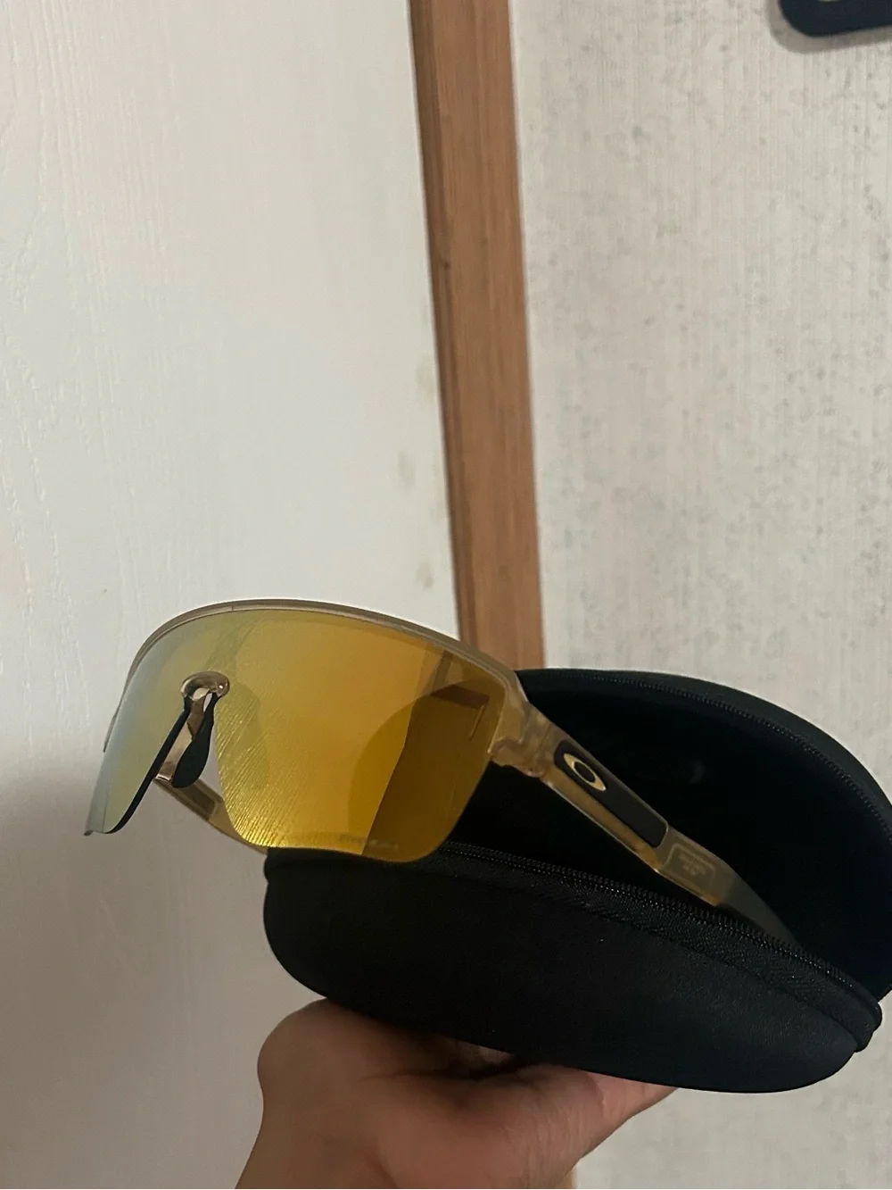 Men's Sports Sunglasses Oakley - Gold Mirror Lens